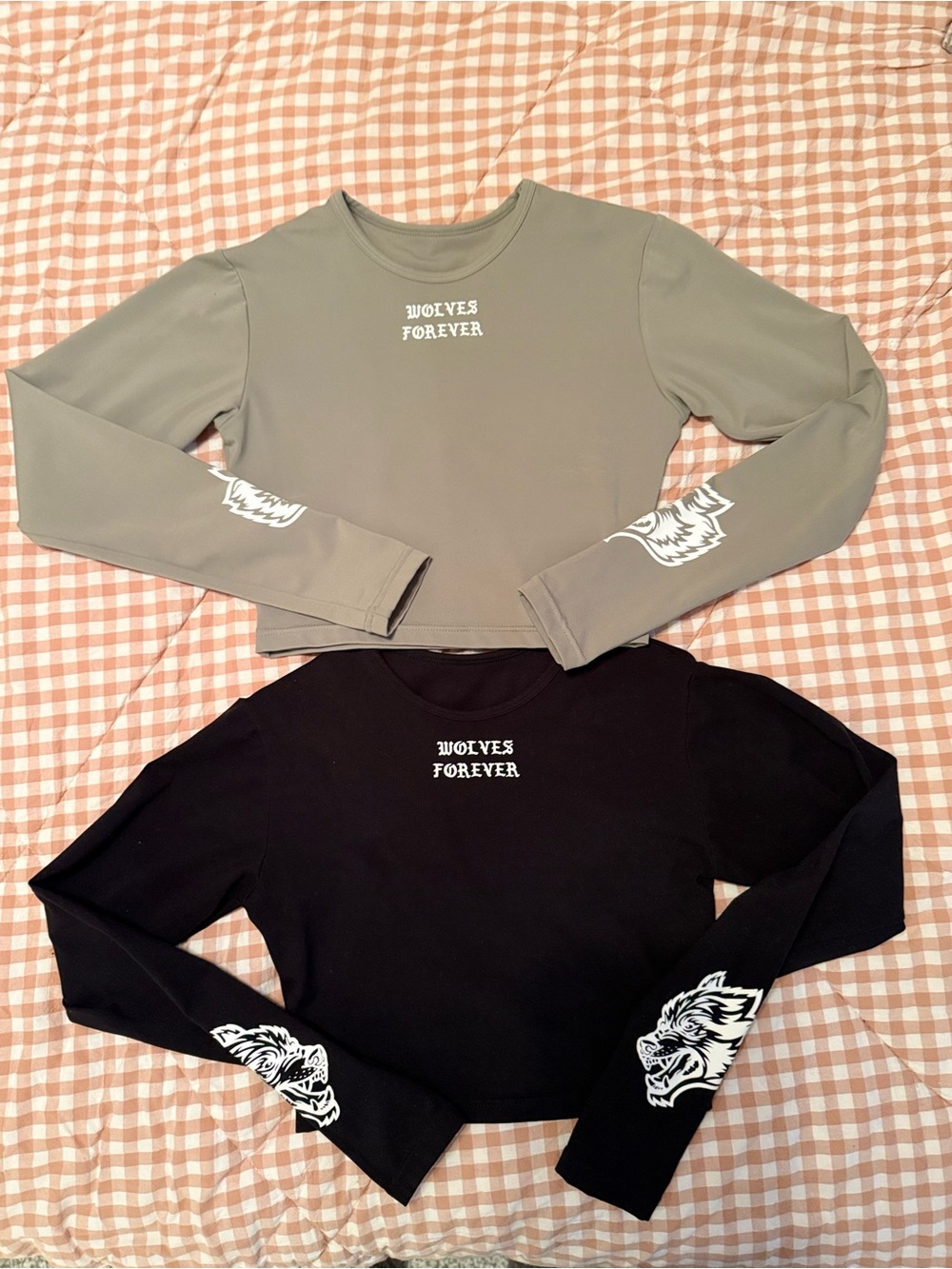 Wolves Forever Graphic Long Sleeve Crop Top Set (Black & Sage Green) Size S